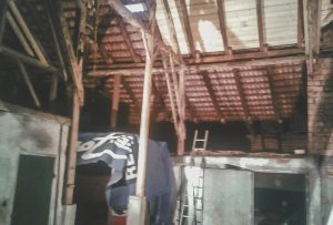 Alter Dachstuhl vor Renovierung