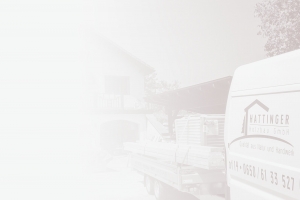 Hattinger Holzbau GmbH Bus vor Baustelle