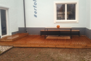 Holzterrasse von Hattinger Holzbau GmbH